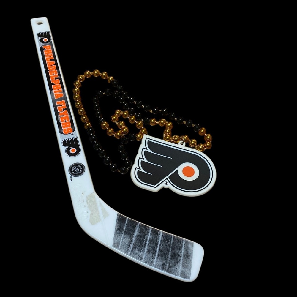 Philadelphia Flyers Mini Stick and large necklace Hockey